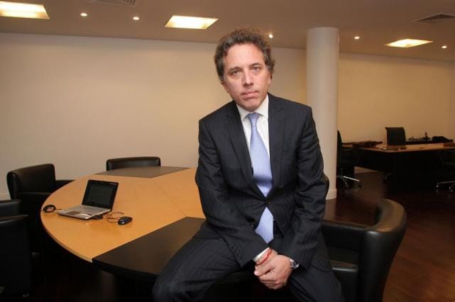 Para Dujovne habría que hacer un blanqueo del empleo informal